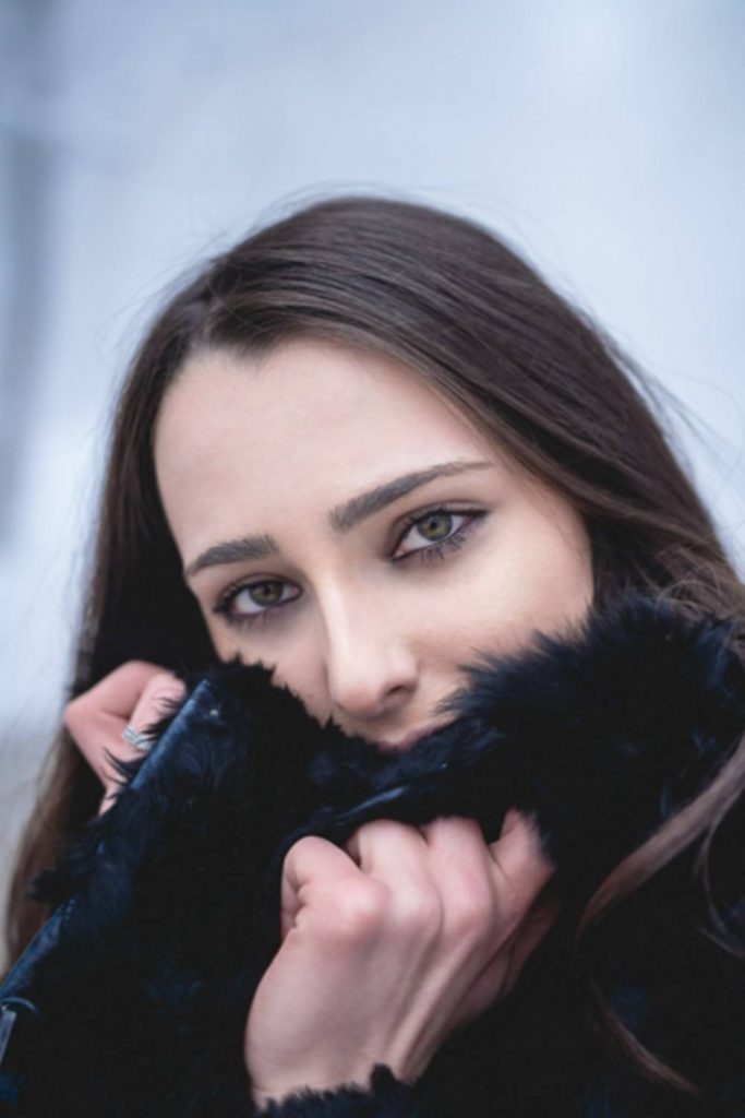 beautiful-lady-with-hazel-eyes