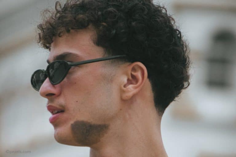 birthmark-on-face-chin-cheek-neck-throat-meaning