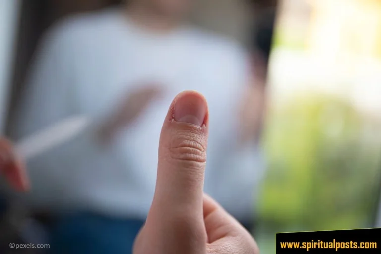right-left-thumb-itching-meaning-superstition-spiritual-omen-for-males-females