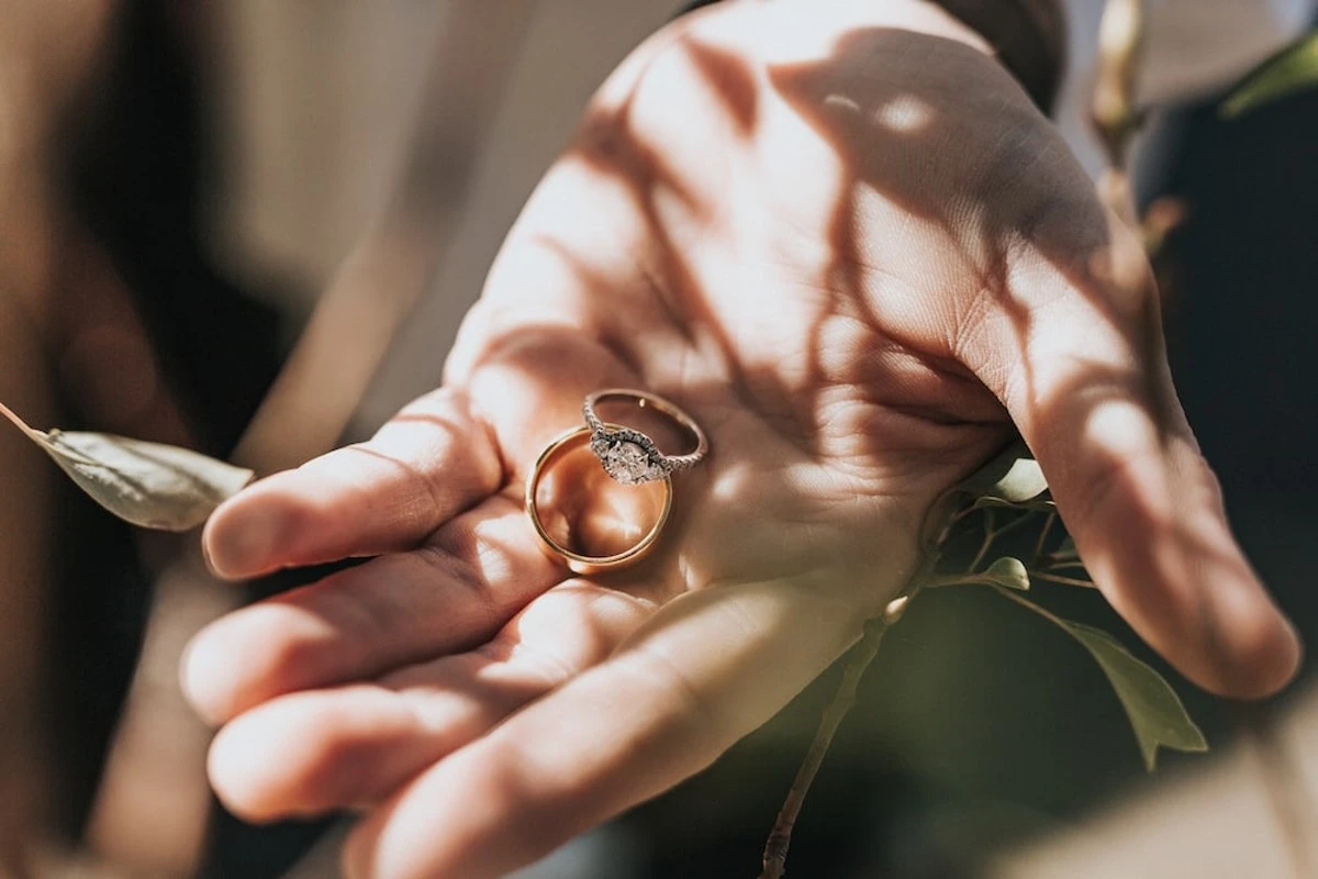 spiritual-meaning-of-jewelry-breaking-ring-bracelet-necklace