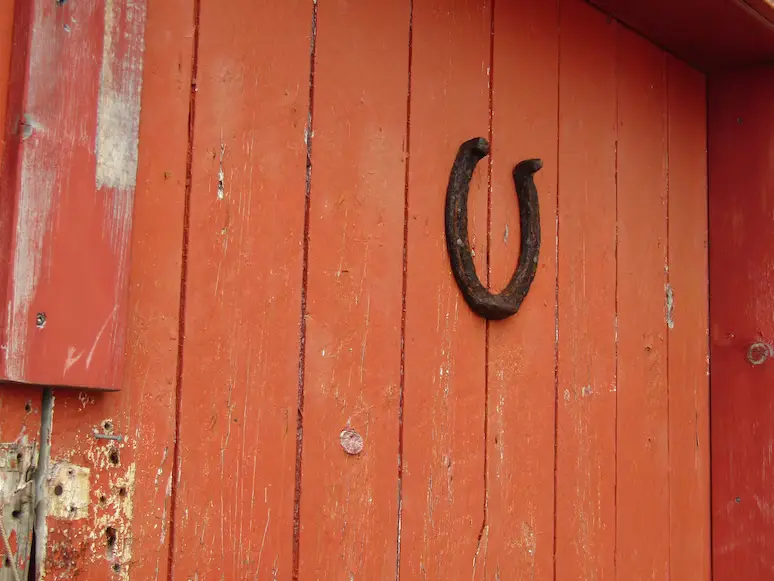 how-to-hang-a-horseshoe-for-good-luck-and-prosperity