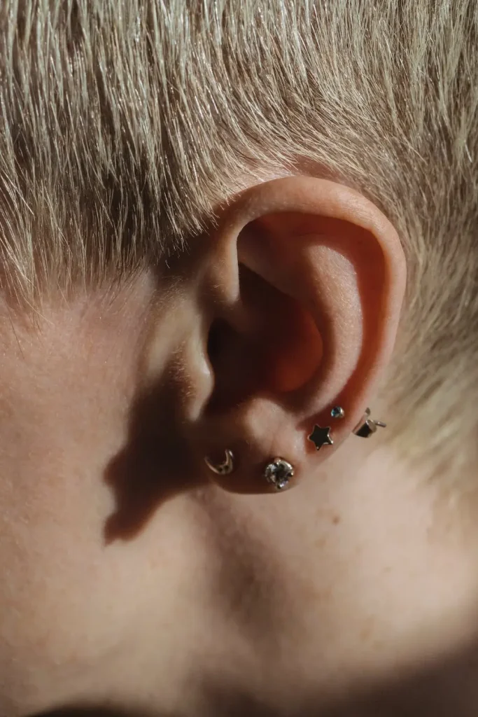 piercing-in-the-left-ear-meaning-symbolism