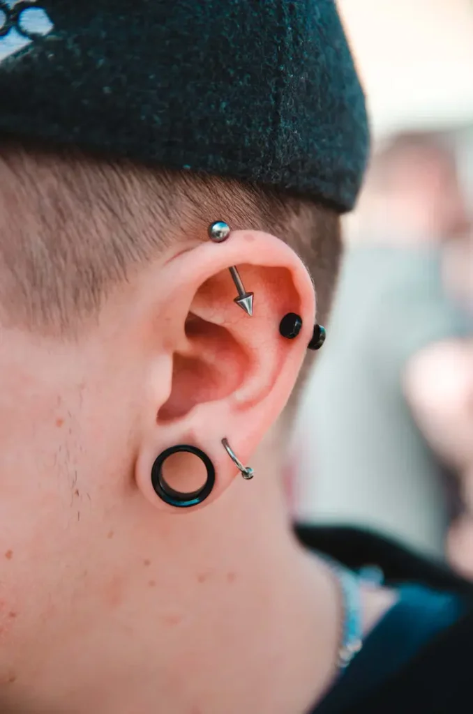 piercing-in-the-right-ear-meaning-significance