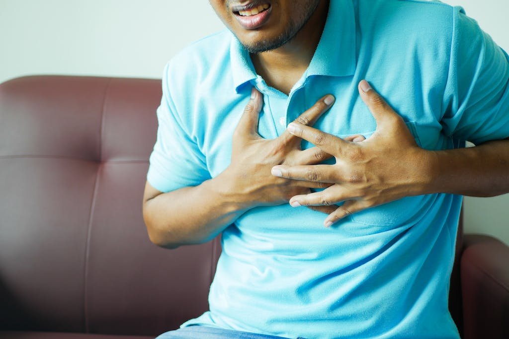 8 Spiritual Meanings of Chest Pain, Heaviness & Tightness Spiritual Posts