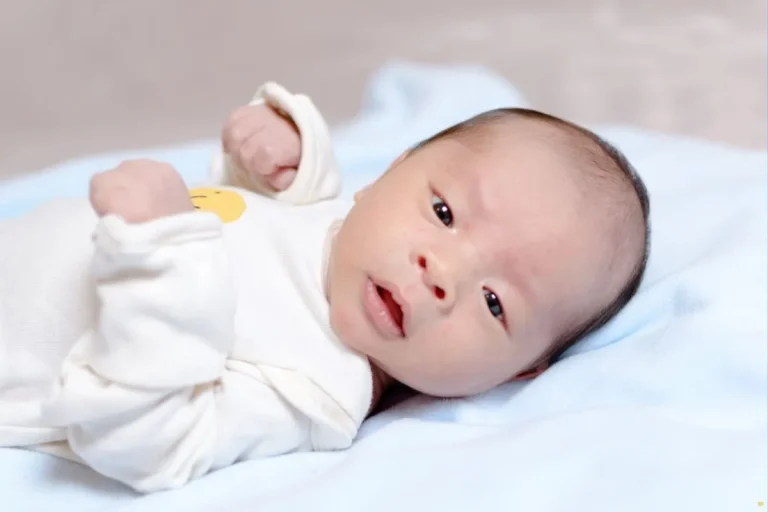 what-is-the-spiritual-meaning-of-babies-staring-at-me